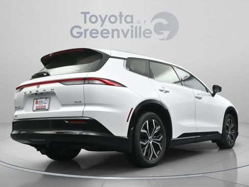 Certified 2025 Toyota Crown Signia image 16