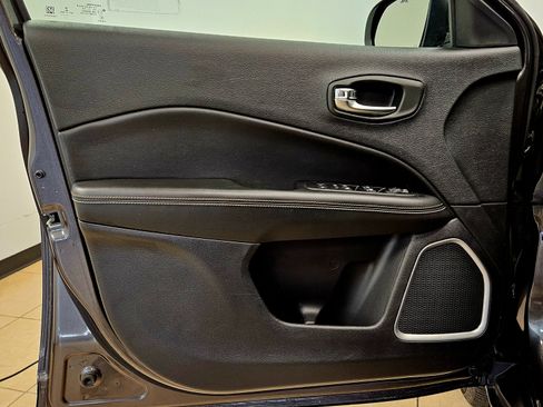 Used 2019 Jeep Compass Sport w/ Cold Weather Group image 12