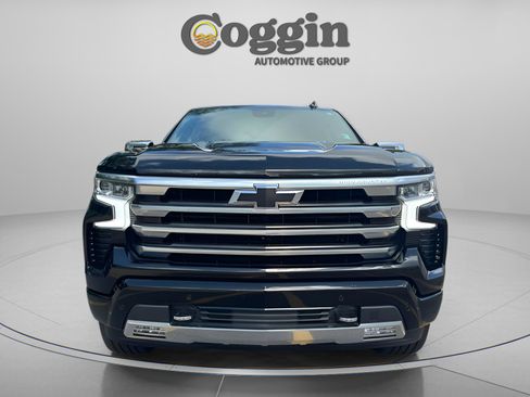 Used 2023 Chevrolet Silverado 1500 High Country w/ Technology Package AWD/4WD image 8