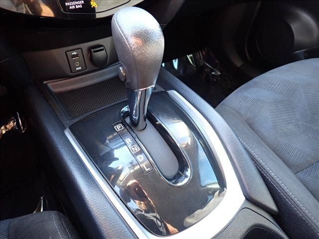 Used 2015 Nissan Rogue SV AWD/4WD image 18