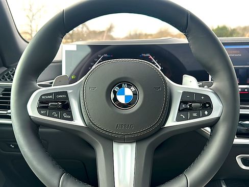 New 2026 BMW X5 xDrive40i w/ M Sport Package AWD/4WD image 18