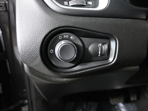 Used 2018 Jeep Renegade Sport w/ Power & Air Group AWD/4WD image 23