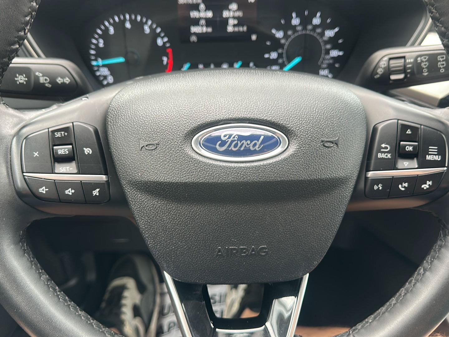 Used 2022 Ford Escape SE w/ SE Sport Appearance Package FWD image 21