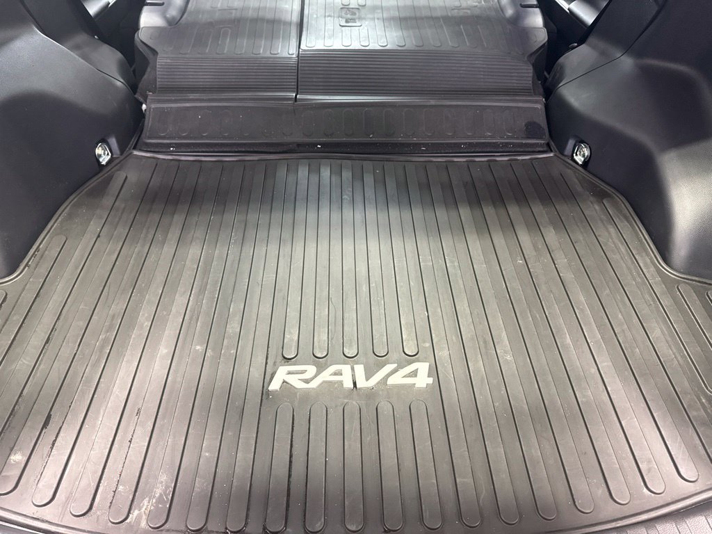 Used 2020 Toyota RAV4 XLE w/ Convenience Package AWD/4WD image 30