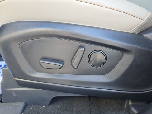 New 2026 Ford Explorer Active w/ Active Comfort Package RWD image 16