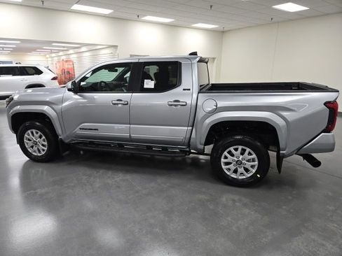New 2026 Toyota Tacoma SR5 AWD/4WD image 3