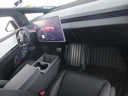 Used 2024 Tesla Cybertruck AWD Crew Cab image 26