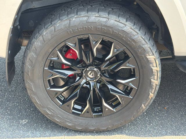 Used 2021 Toyota 4Runner SR5 Premium w/ Moonroof Package AWD/4WD image 19