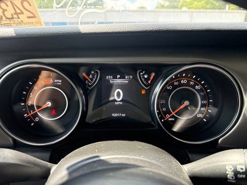 Used 2021 Jeep Wrangler Unlimited Sport AWD/4WD image 16