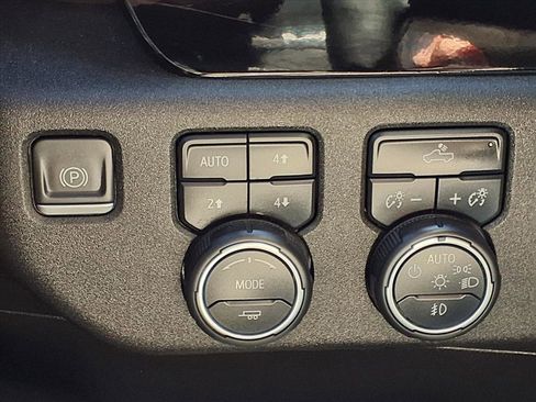 Used 2023 Chevrolet Silverado 1500 RST w/ Z71 Off-Road Package image 10