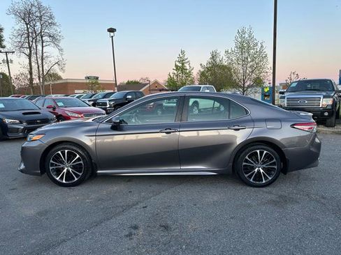 Used 2019 Toyota Camry LE image 8