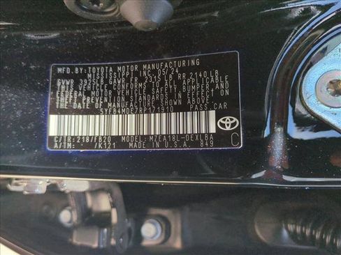 Used 2024 Toyota Corolla LE FWD image 15