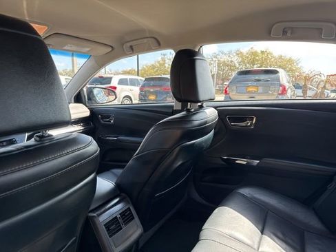 Used 2018 Toyota Avalon XLE FWD image 17