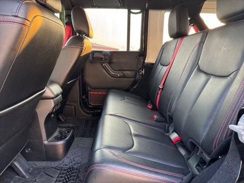 Used 2018 Jeep Wrangler Unlimited Rubicon AWD/4WD image 19