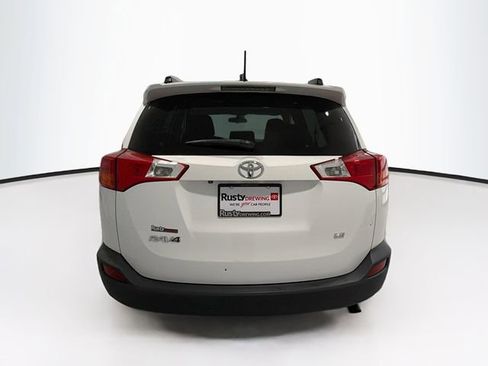 Used 2014 Toyota RAV4 LE FWD image 5