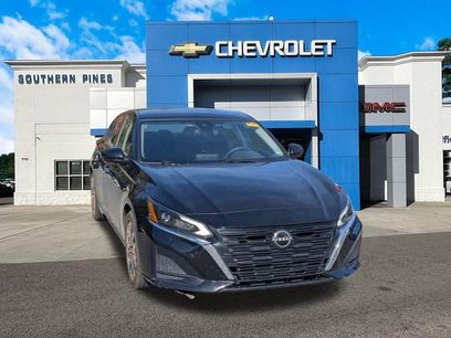 Used 2023 Nissan Altima 2.5 SV