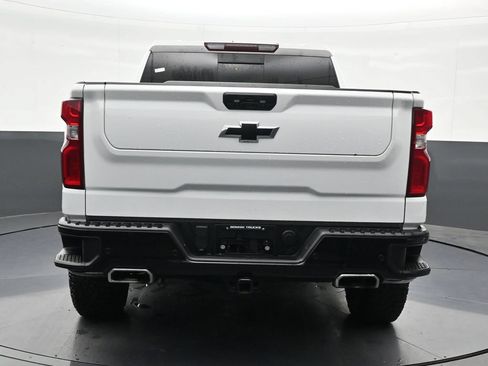 Used 2024 Chevrolet Silverado 1500 LT Trail Boss w/ LT Trail Boss Premium Package AWD/4WD image 4