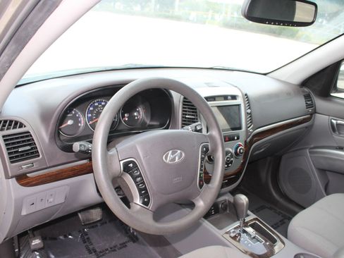Used 2012 Hyundai Santa Fe GLS FWD image 9