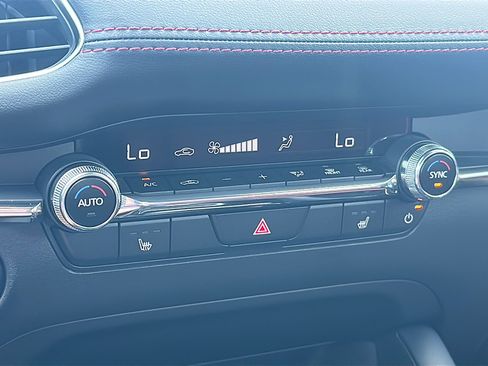 New 2025 MAZDA MAZDA3 Carbon image 23