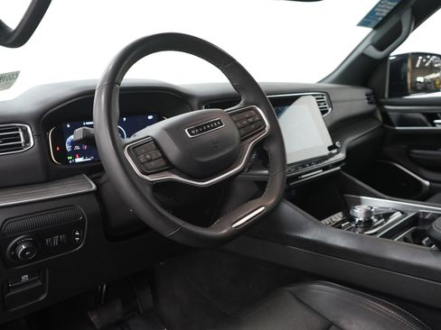 Used 2023 Jeep Wagoneer Series II AWD/4WD image 27