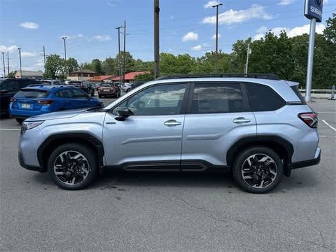 Used 2025 Subaru Forester Limited image 2