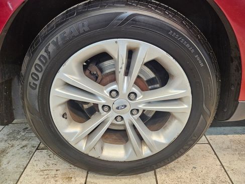 Used 2014 Ford Taurus SEL w/ Equipment Group 201A image 17