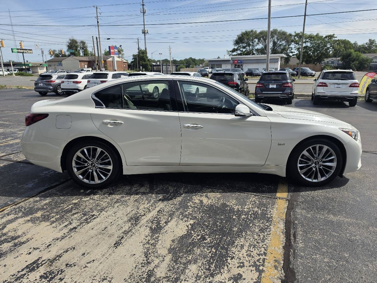 Used 2019 INFINITI Q50 Luxe w/ Essential Package (3.0T Luxe) AWD/4WD image 4