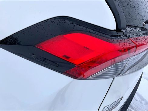 Used 2021 Toyota RAV4 XSE w/ Premium Package image 28