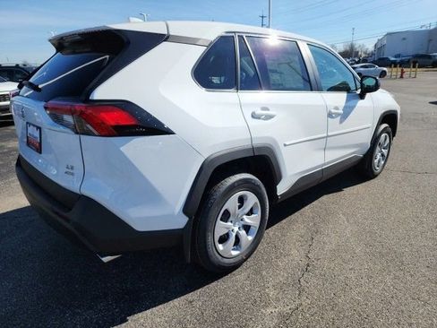 Used 2024 Toyota RAV4 LE AWD/4WD image 6