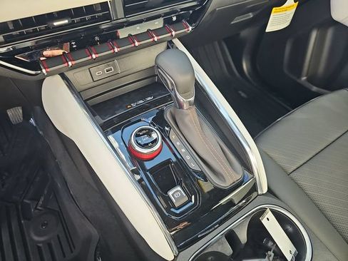 New 2026 GMC Canyon AT4X w/ AT4X AEV Edition AWD/4WD image 16