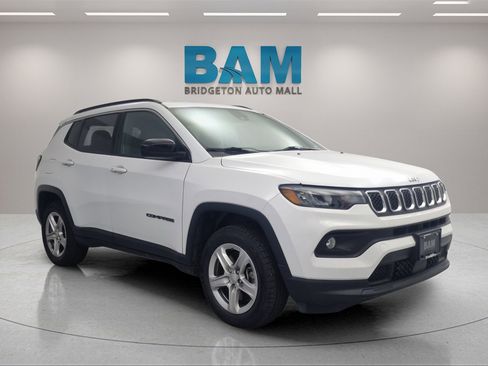 Used 2024 Jeep Compass Latitude image 1