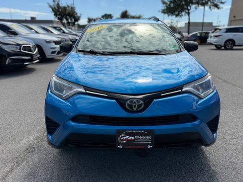 Used 2018 Toyota RAV4 LE image 4
