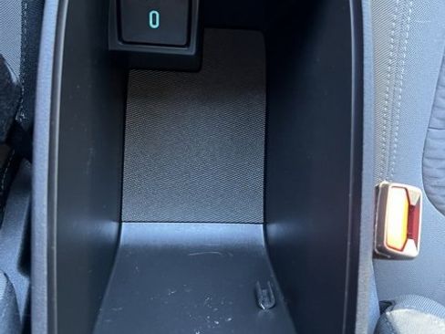 Used 2020 Ford Escape SE image 31