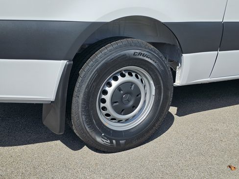 New 2025 Mercedes-Benz Sprinter 2500 image 6