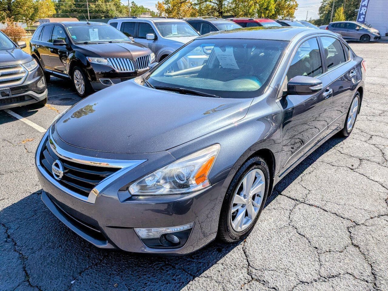 Used 2013 Nissan Altima 2.5 SL w/ Technology Pkg FWD image 3