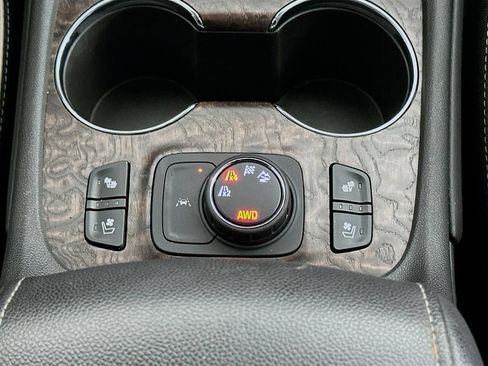 Used 2021 GMC Acadia Denali AWD/4WD image 17