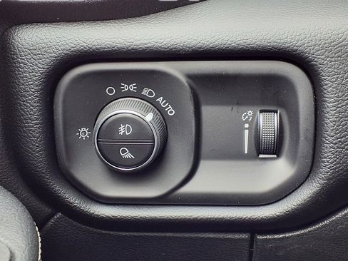 New 2026 RAM 3500 Big Horn AWD/4WD image 15