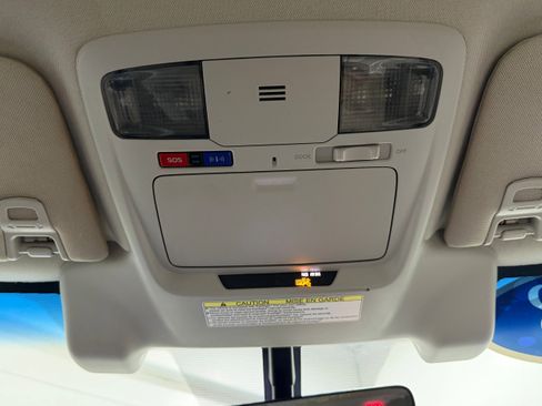 Used 2018 Subaru Outback 2.5i Premium image 15