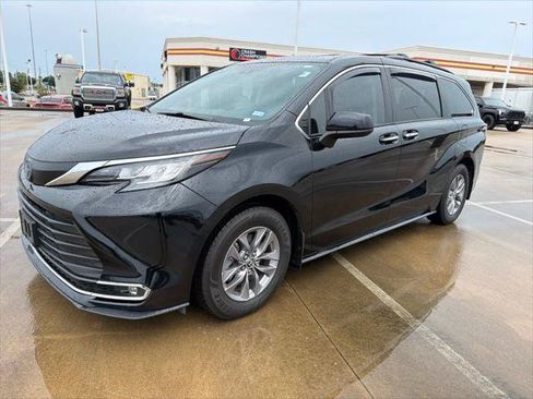 Certified 2023 Toyota Sienna XLE w/ XLE Plus Package FWD image 1