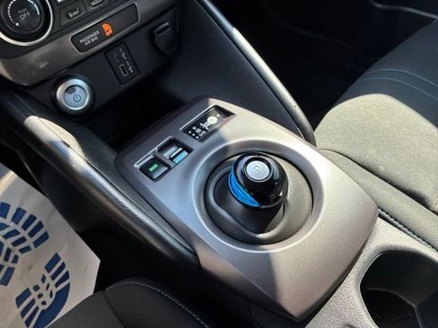 Certified 2025 Nissan Leaf S FWD image 36