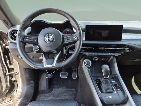 Used 2024 Alfa Romeo Tonale Veloce AWD/4WD image 29