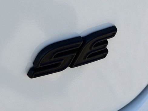Used 2025 Toyota Corolla SE FWD image 11