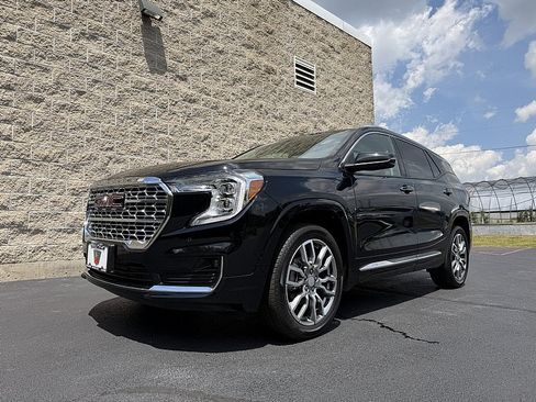 Used 2024 GMC Terrain Denali w/ LPO, Cargo Package AWD/4WD image 4
