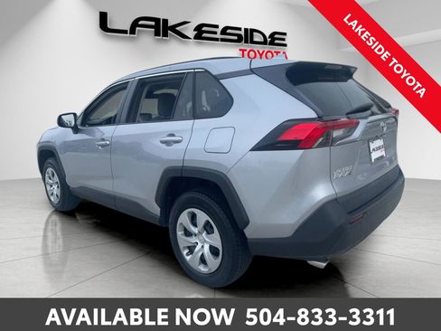 Used 2021 Toyota RAV4 LE image 4