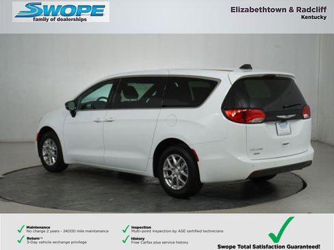 New 2026 Chrysler Voyager LX image 5