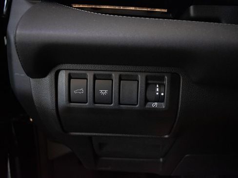 Used 2023 Subaru Ascent Touring AWD/4WD image 19