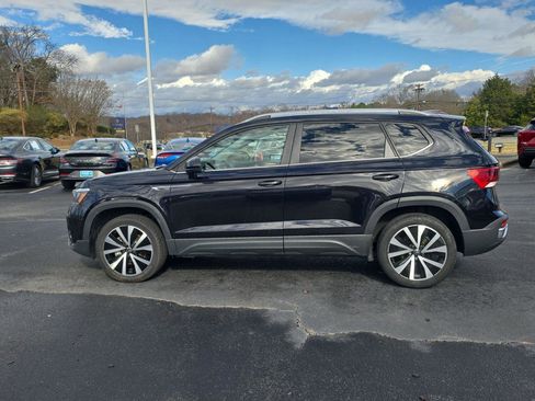 Used 2024 Volkswagen Taos SE image 8