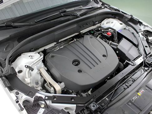 Certified 2023 Volvo XC60 B5 Ultimate w/ Climate Package image 50