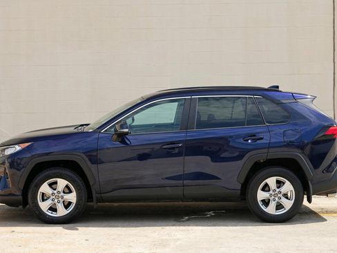 Used 2021 Toyota RAV4 XLE w/ Convenience Package FWD image 45