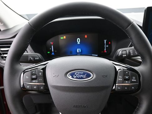 New 2025 Ford Escape SE image 18